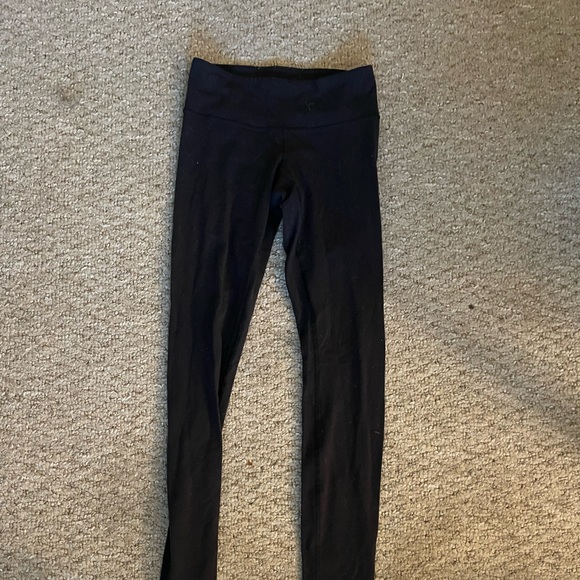 Lululemon leggings size 2 - Picture 2 of 3